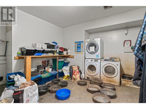 3830 Casorso Road, Kelowna, BC - Indoor Photo Showing Laundry Room