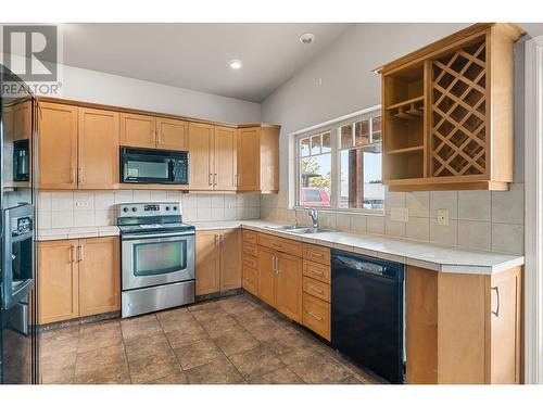 3830 Casorso Road, Kelowna, BC - Indoor Photo Showing Kitchen With Double Sink