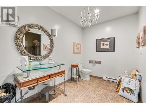 3830 Casorso Road, Kelowna, BC - Indoor