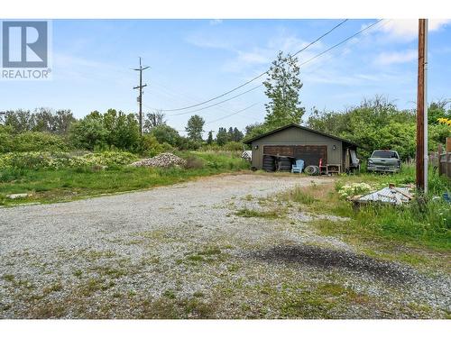 3830 Casorso Road, Kelowna, BC - Outdoor