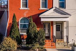 136 DUNDURN STREET N  Hamilton, ON L8R 3E8