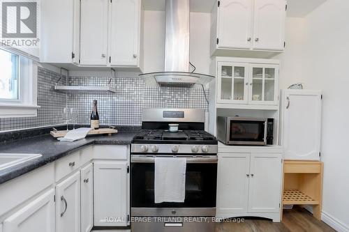 468 Salisbury Street, London, ON - Indoor Photo Showing Kitchen