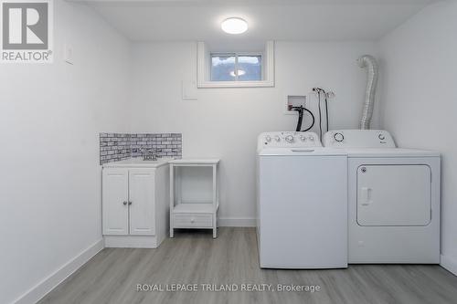 468 Salisbury Street, London, ON - Indoor Photo Showing Laundry Room