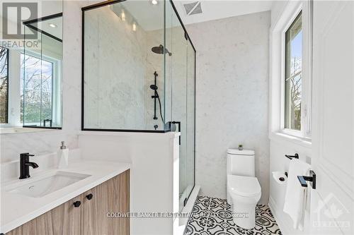 317 Westhill Avenue, Ottawa, ON - Indoor Photo Showing Bathroom