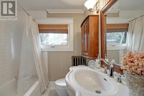 389 Torrance Street, Burlington, ON - Indoor Photo Showing Bathroom