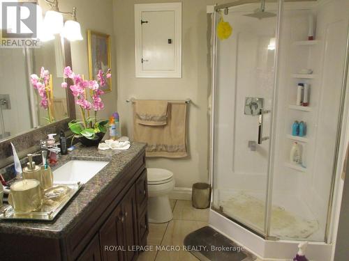 22 Resolute Drive, Hamilton, ON - Indoor Photo Showing Bathroom