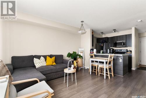 1317 5500 Mitchinson Way, Regina, SK - Indoor Photo Showing Living Room