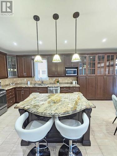 3339 Moses Way, Burlington, ON - Indoor Photo Showing Kitchen With Double Sink With Upgraded Kitchen