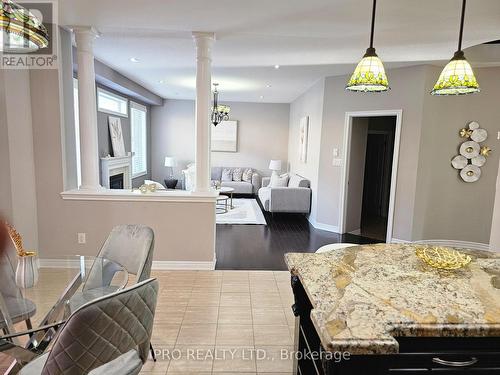 3339 Moses Way, Burlington, ON - Indoor Photo Showing Dining Room