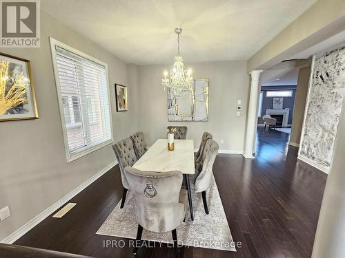 3339 Moses Way, Burlington, ON - Indoor Photo Showing Dining Room