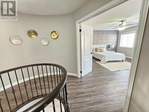 3339 Moses Way, Burlington, ON - Indoor