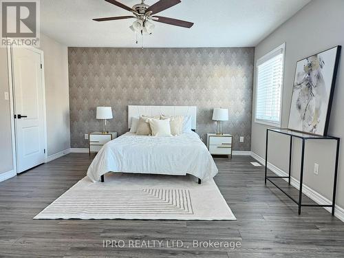 3339 Moses Way, Burlington, ON - Indoor Photo Showing Bedroom