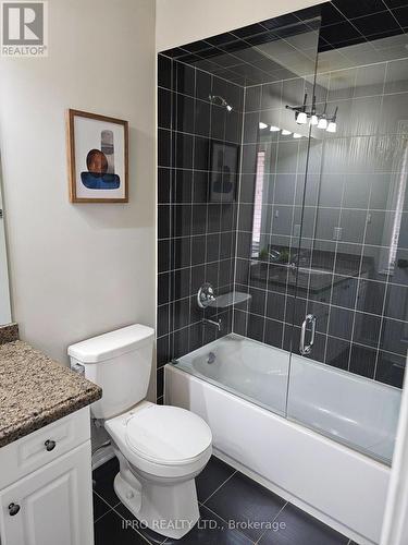 3339 Moses Way, Burlington, ON - Indoor Photo Showing Bathroom