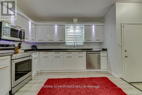 71 Brandy Lane, London, ON - Indoor Photo Showing Kitchen