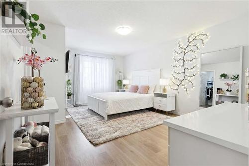 75 Meadowridge Street, Kitchener, ON - Indoor Photo Showing Bedroom