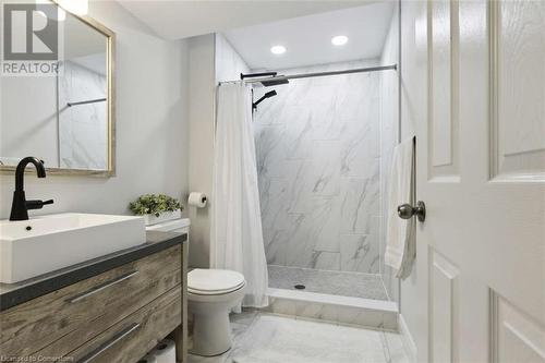 75 Meadowridge Street, Kitchener, ON - Indoor Photo Showing Bathroom