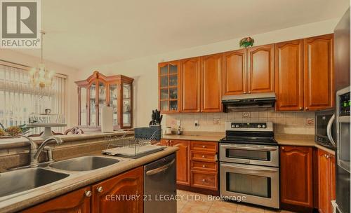 3208 Countess Crescent, Mississauga, ON - Indoor Photo Showing Kitchen With Double Sink