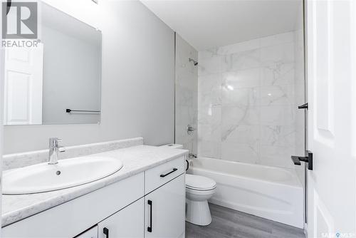 570 Kinloch Court, Saskatoon, SK - Indoor Photo Showing Bathroom