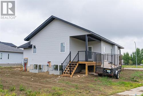 570 Kinloch Court, Saskatoon, SK - Outdoor With Exterior