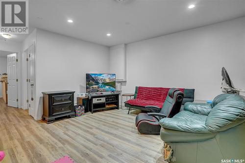 1937 Atkinson Street, Regina, SK - Indoor