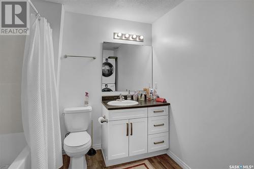 1937 Atkinson Street, Regina, SK - Indoor Photo Showing Bathroom