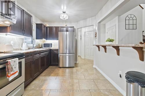 162 Chesley Avenue, London, ON - Indoor Photo Showing Kitchen