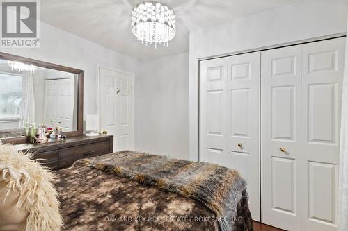 162 Chesley Avenue, London, ON - Indoor Photo Showing Bedroom