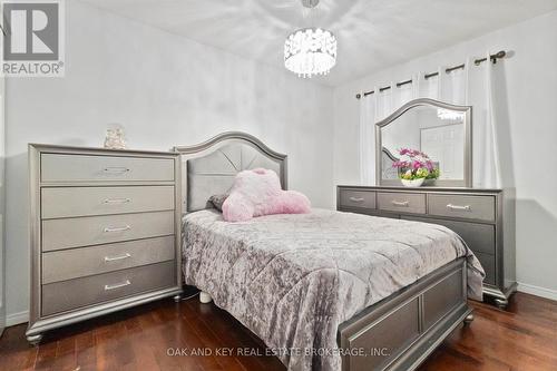 162 Chesley Avenue, London, ON - Indoor Photo Showing Bedroom