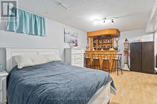 162 Chesley Avenue, London, ON - Indoor Photo Showing Bedroom