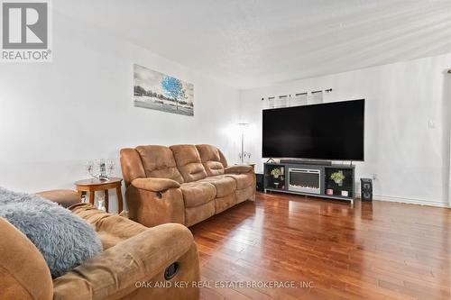 162 Chesley Avenue, London, ON - Indoor Photo Showing Living Room