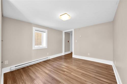 776 Stella Avenue, Winnipeg, MB - Indoor Photo Showing Other Room