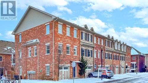 3 Hyde Park Mews, Kitchener, ON - Outdoor