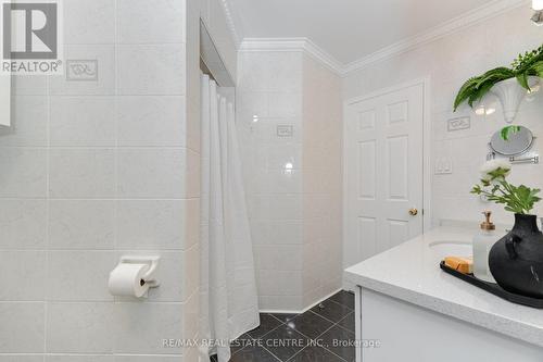 1078 Windsor Hill Boulevard, Mississauga, ON - Indoor Photo Showing Bathroom