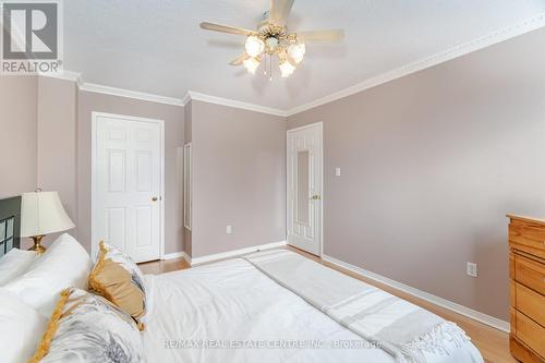 1078 Windsor Hill Boulevard, Mississauga, ON - Indoor Photo Showing Bedroom