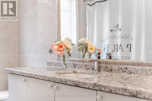 1078 Windsor Hill Boulevard, Mississauga, ON - Indoor Photo Showing Bathroom