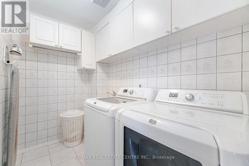 1078 Windsor Hill Boulevard, Mississauga, ON - Indoor Photo Showing Laundry Room