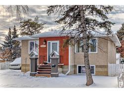 12714 68 ST NW  Edmonton, AB T5C 0E4