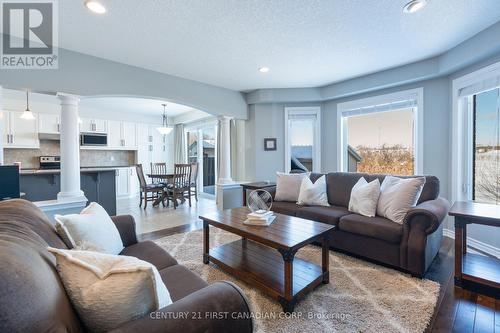 3235 Emilycarr Lane, London, ON - Indoor Photo Showing Living Room