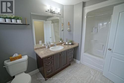 1792 Cedarpark Drive, London, ON - Indoor Photo Showing Bathroom