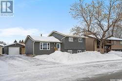 869 Kingsmere BOULEVARD  Saskatoon, SK S7J 4C4