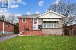 584 EAST 27TH STREET  Hamilton, ON L8V 3H6