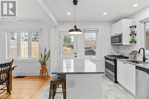 92 Graham Avenue S, Hamilton, ON - Indoor Photo Showing Kitchen With Upgraded Kitchen