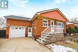 40 WYNGATE AVENUE  Hamilton, ON L8G 1T2