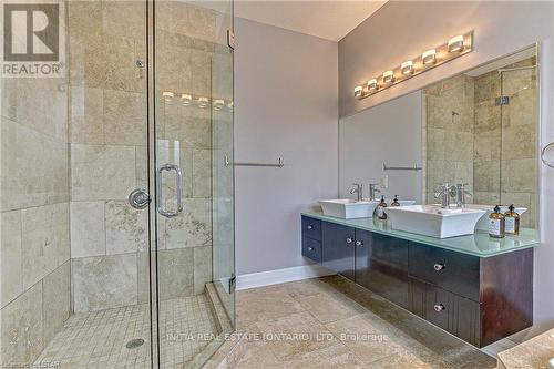 1499 Healy Road, London, ON - Indoor Photo Showing Bathroom