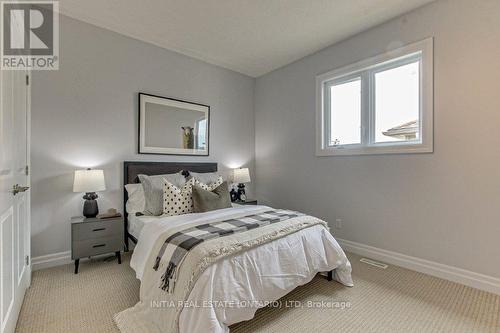 1499 Healy Road, London, ON - Indoor Photo Showing Bedroom