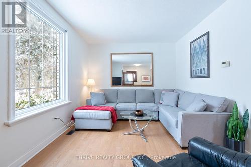 560 Grosvenor Street, London, ON - Indoor Photo Showing Living Room