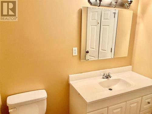 547 Eighth Avenue, Midway, BC - Indoor Photo Showing Bathroom
