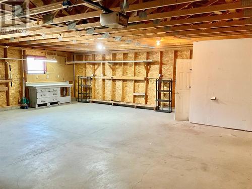 547 Eighth Avenue, Midway, BC - Indoor Photo Showing Other Room