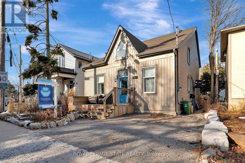 53 Woodbine Crescent, Hamilton, ON - Outdoor With Facade