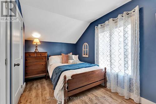 53 Woodbine Crescent, Hamilton, ON - Indoor Photo Showing Bedroom